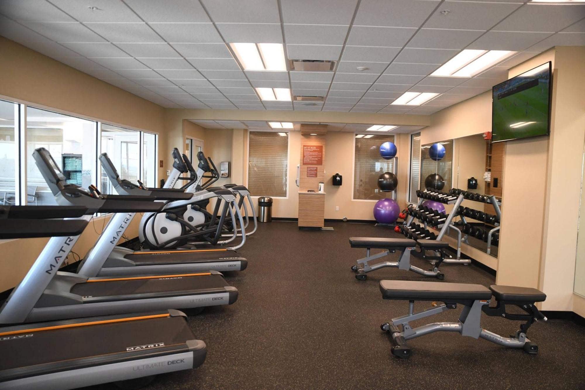 Towneplace Suites Kansas City At Briarcliff Экстерьер фото
