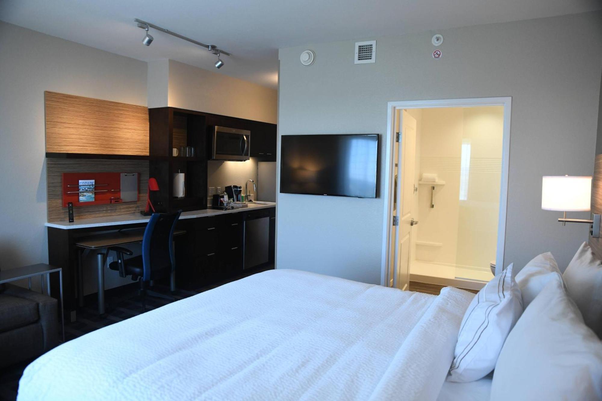Towneplace Suites Kansas City At Briarcliff Экстерьер фото